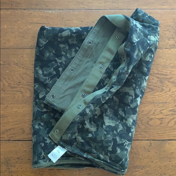 lululemon athletica Accessories - Lululemon Vinyasa Scarf